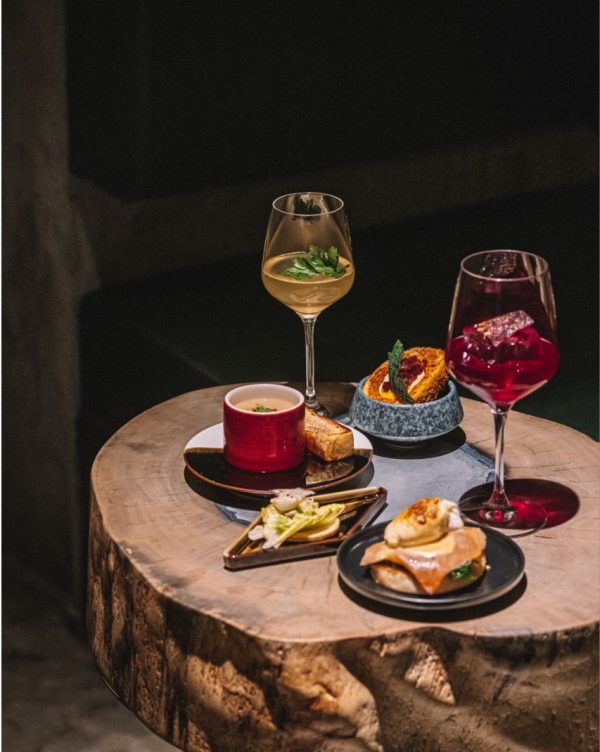 HK cocktail bars offer lunch amid fourth pandemic wave