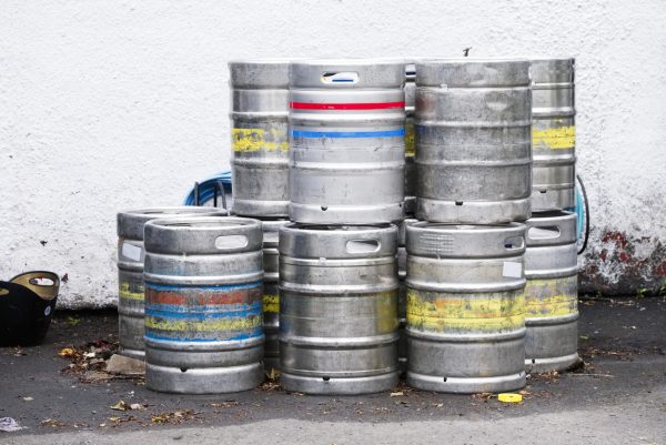 Exploding beer keg kills two at party