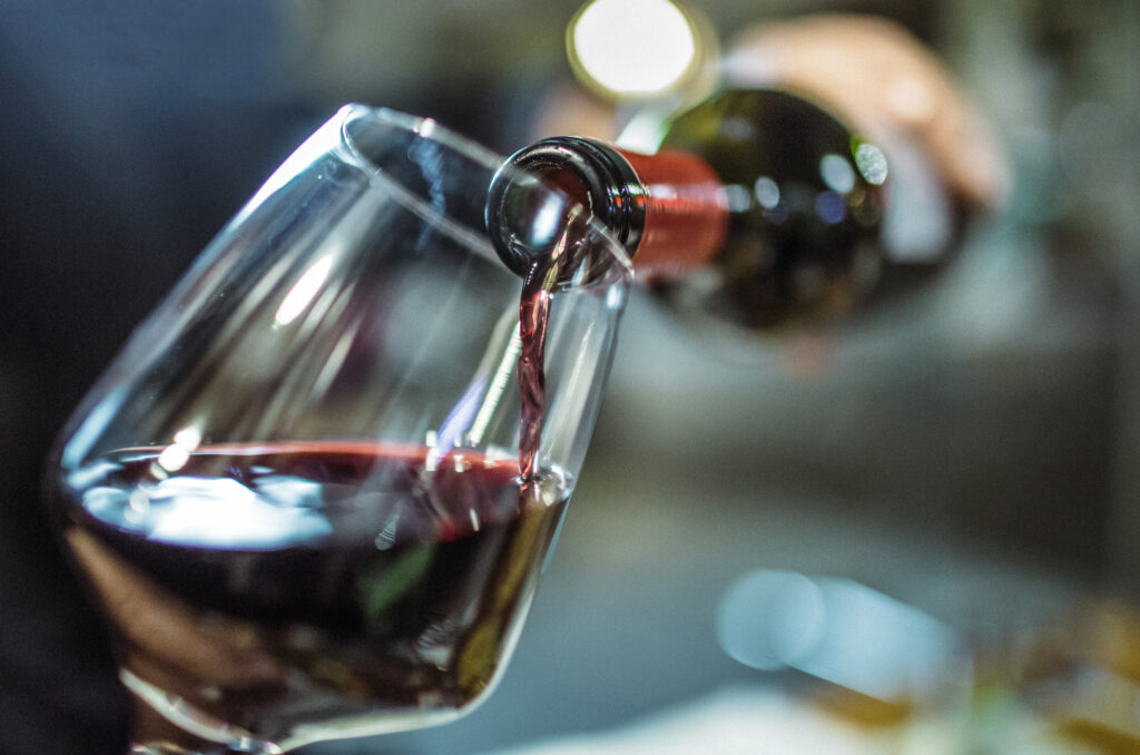 Red wine: cheap wine tastes better study