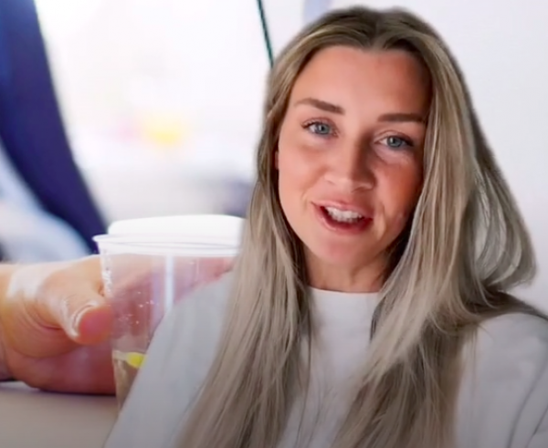 Flight attendant reveals how to get free drinks on your next flight