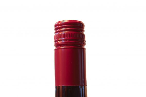 Older drinkers prefer screwcaps to corks, finds Wine Intelligence study