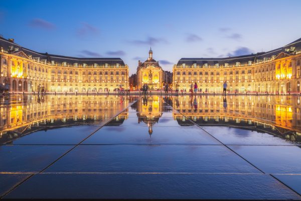 What does it take for non-Bordeaux wines to succeed on La Place?