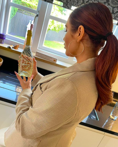 TOWIE star launches prosecco with liquid diamond
