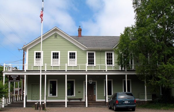 Historic wine country hotel sticks by restaurateur accused of sexual misconduct, despite backlash