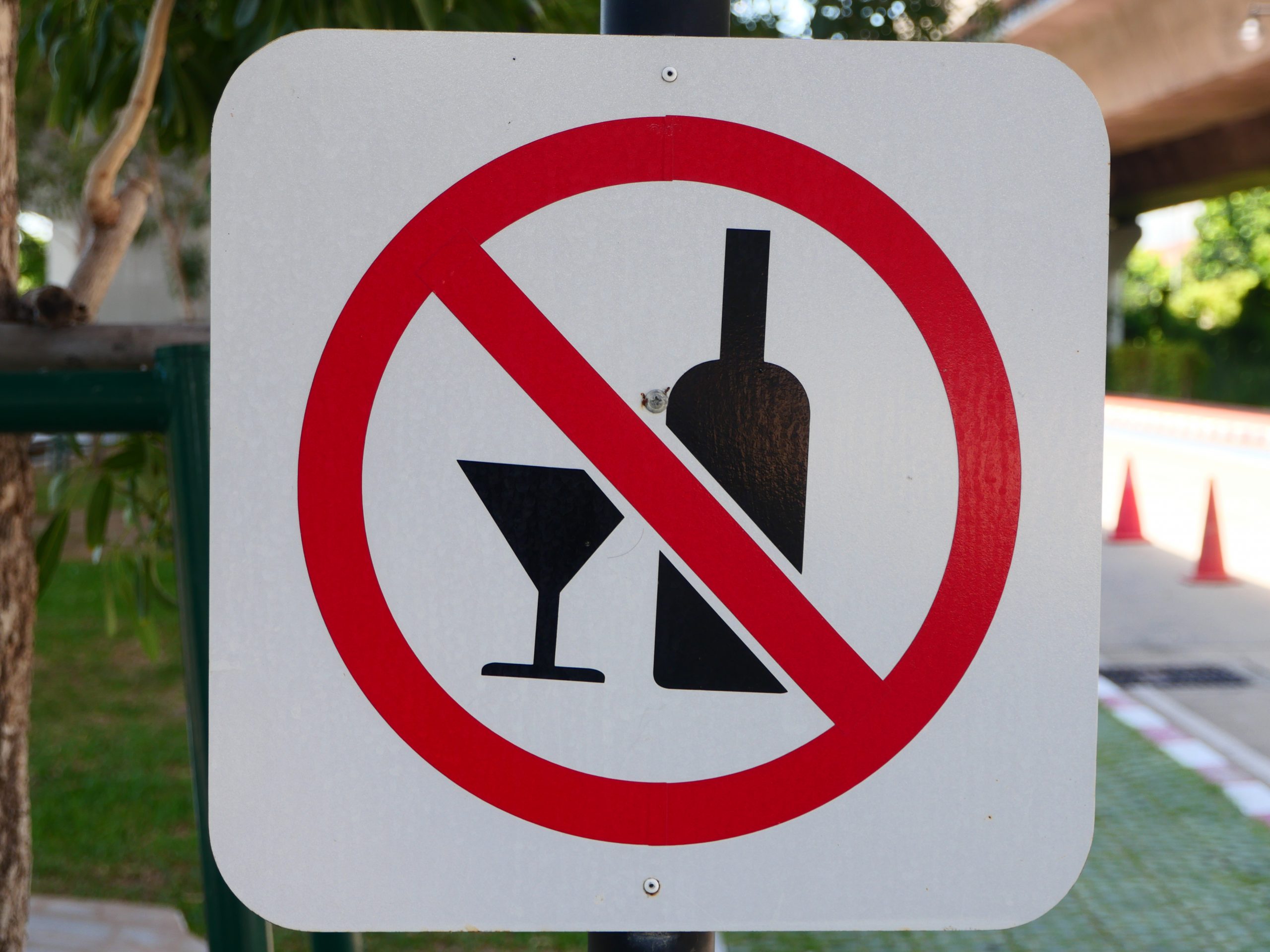 dry January - no alcohol allowed sign