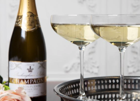Platinum Jubilee Champagne glasses sell out in seconds