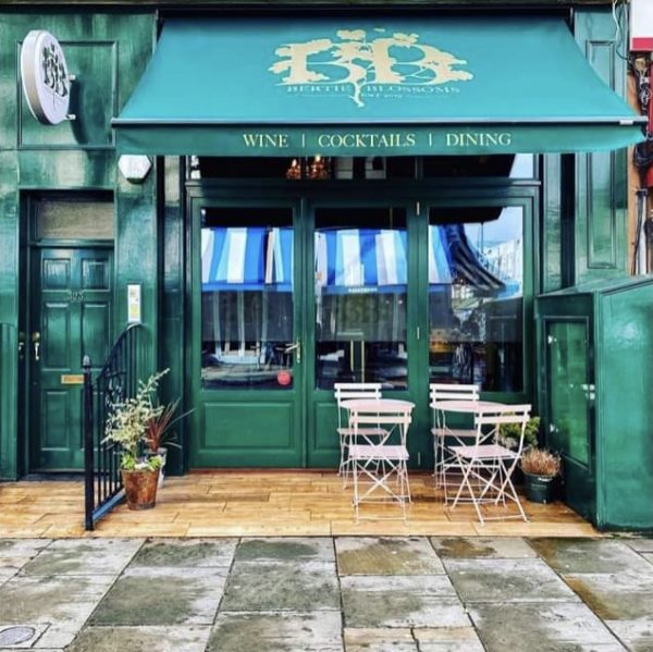 Ed Sheeran celebrates copyright victory with London bar knees-up