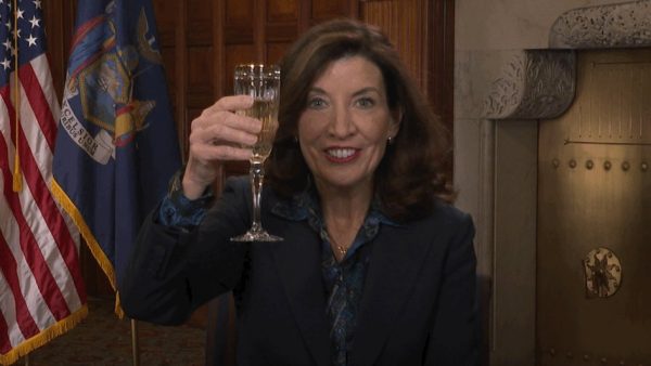 Governor of New York legalises drinks to-go