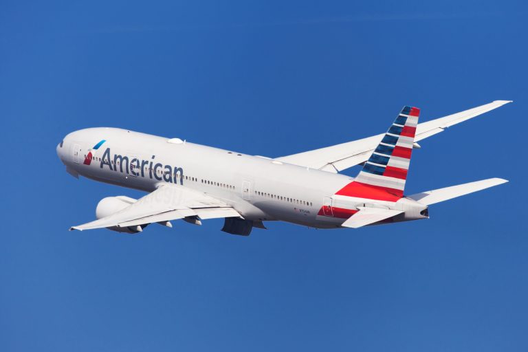 American Airlines finally resumes inflight alcohol sales