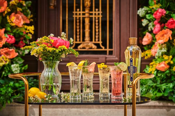Where in London’s Park Lane serves up spritz cocktail sundowners?