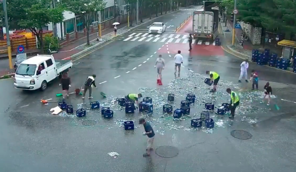 Korean brewery searches for passersby who cleaned up huge beer spillage