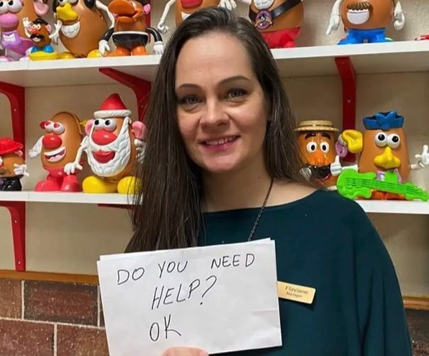 waitress saves boy from child abuse