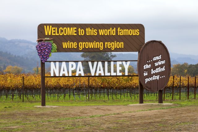 A sign welcoming visitors to Napa Valley
