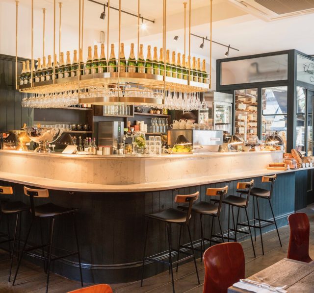 La Fromagerie Bloomsbury - bar and interior shot