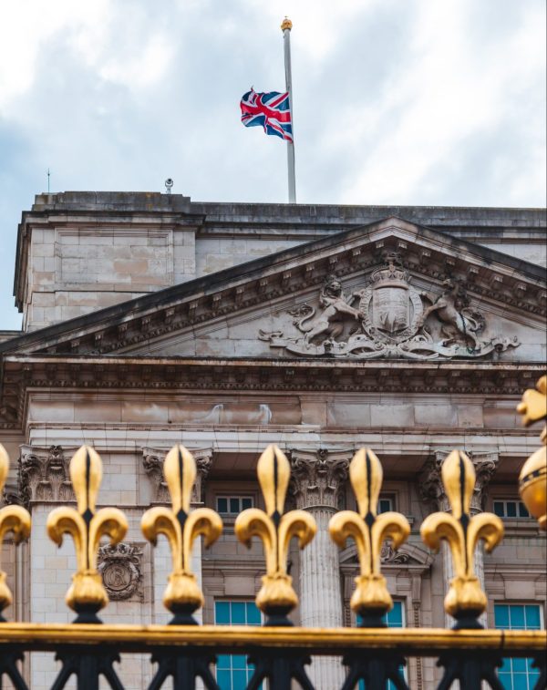 Should restaurants close on the day of the Queen’s funeral?