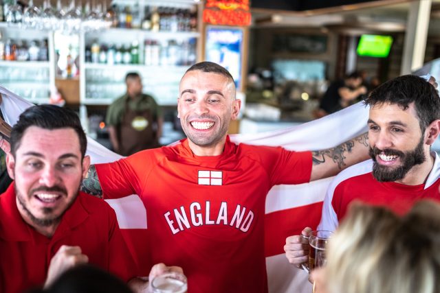 watch World Cup in pub