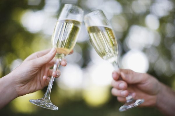 English sparkling wine sales soar over Christmas