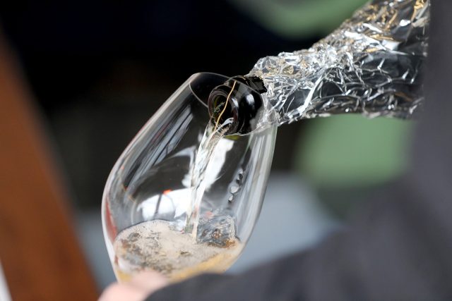 What is the best glass for English sparkling wine?