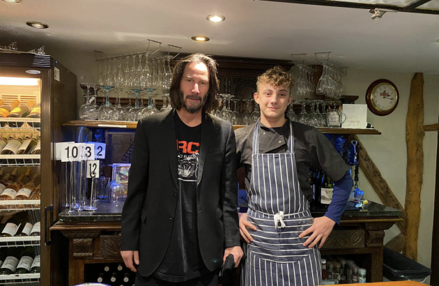 Keanu Reeves stuns local pub-goers with surprise visit