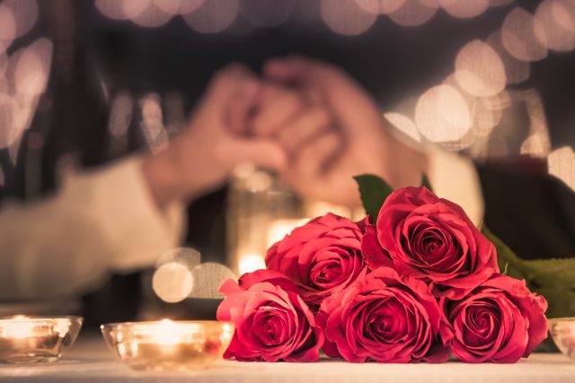 roses at dinner table: the most romantic restaurants in America
