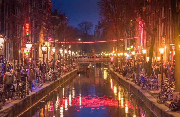 Amsterdam launches ‘Stay Away’ campaign for drinking Brits