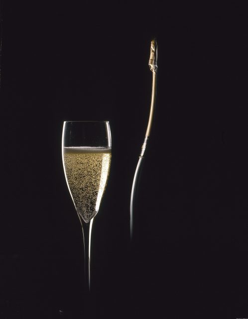 シャンパーニュ委員会（Commité Champagne：CIVC）は、2022年の米国シャンパーニュ市場の最新情報と今後の見通しを発表した。シャンパンの世界売上高は過去15年間で最高を記録し、3億2,550万本が出荷され、その価値は66億ドルを超えた。