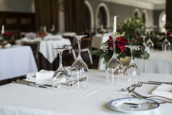 Could bigger restaurant booking deposits stop no-show customers?