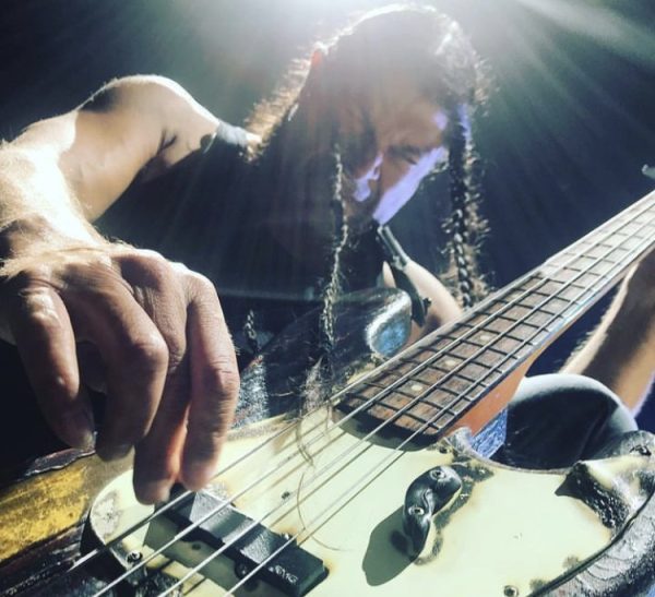 Metallica bassist washes his hair in beer and Jägermeister