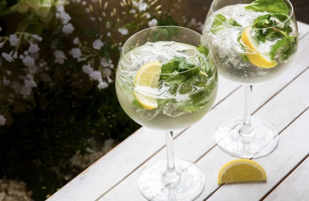 What is a Hugo Spritz and how do you make one?