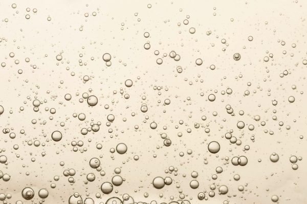 Researchers uncover the secret behind sparkling wine bubbles