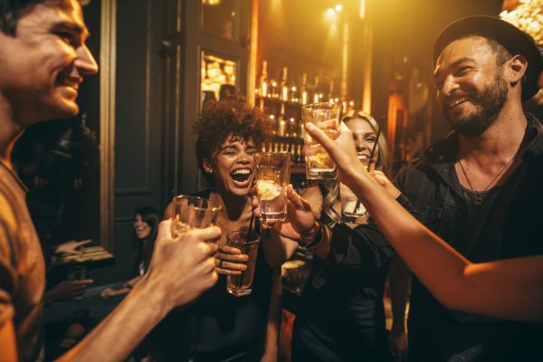 Young Brits spending more in pubs, bars and restaurants