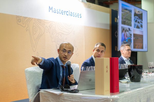 China’s Domaine de Long Dai holds its first vertical tasting outside China