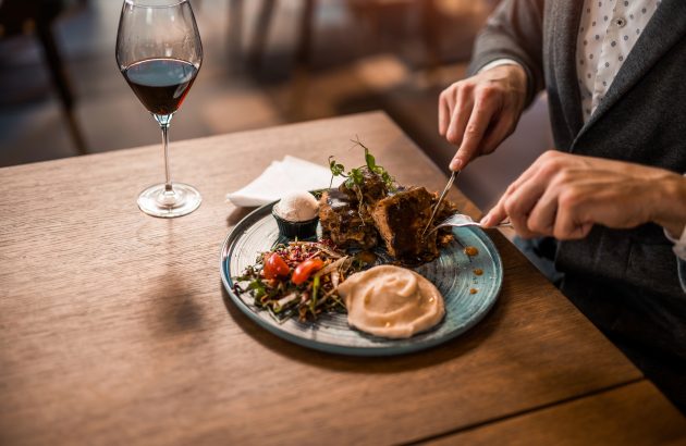 How to do solo dining