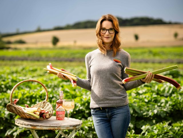 Countdown's Susie Dent creates tongue twister to make gin taste better