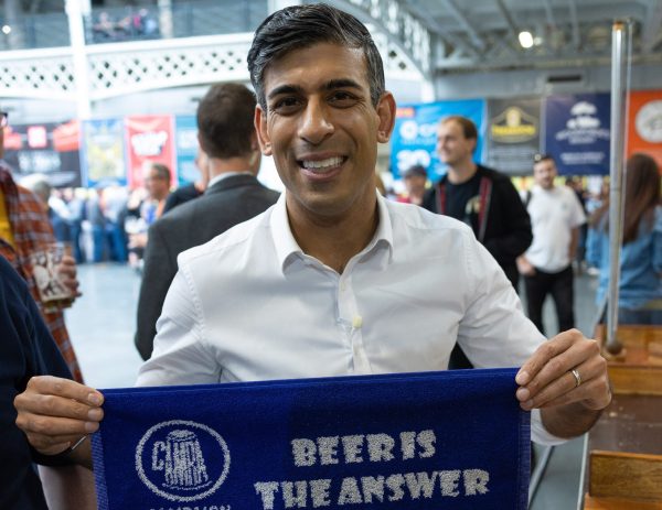 43% of Brits lack faith in political leaders to protect pubs