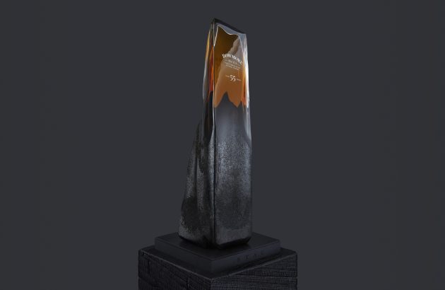 Bowmore’s oldest ever whisky sells for massive £562,500