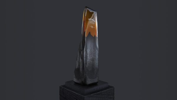 Bowmore’s oldest ever whisky sells for massive £562,500