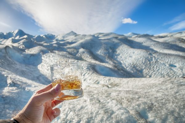 Antarctic base bars ban alcohol sales