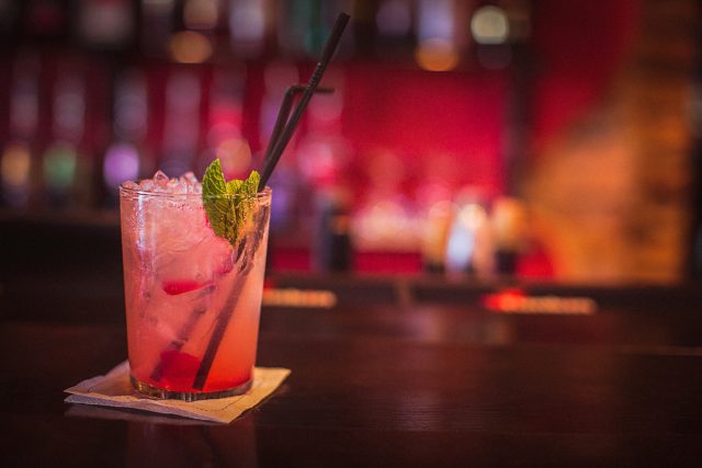 How to make an alcohol-free cocktail, according to an expert