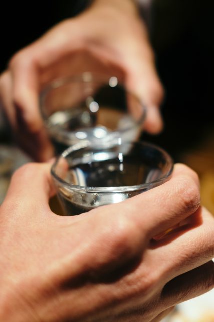 Il Giappone fa un'importante inversione di rotta sui consigli in materia di alcol