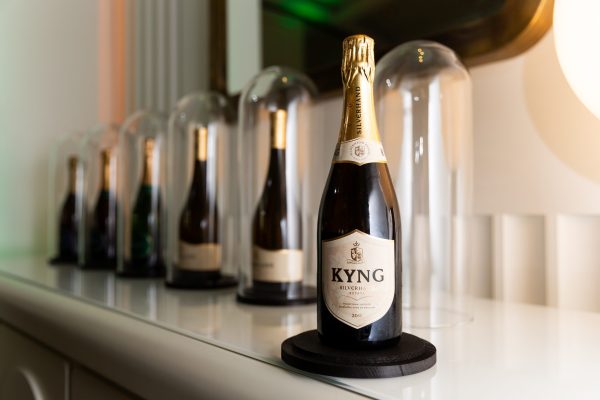 English estate makes flagship cuvée available for preorder
