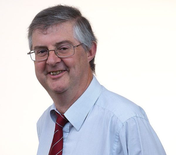 Welsh pubs ban First Minister