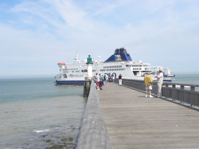 Calais Vins offers Brits free ferry to buy wine