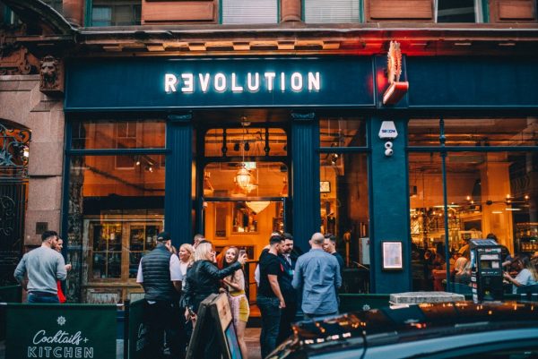 Revolution Bars suspends trading