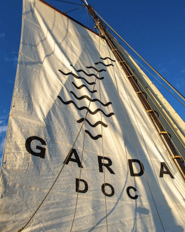 Garda DOC may launch ‘super-premium’ canned wines for yacht set