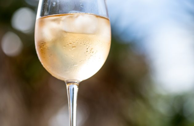 Ice in wine? The never-ending debate
