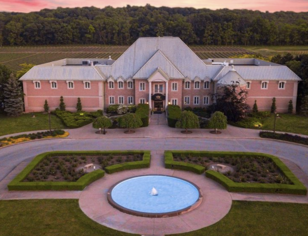 Château des Charmes sold to investors