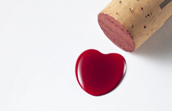 Small glass of wine better for the heart than statins, study claims