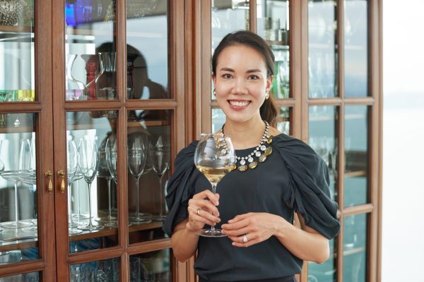 Sarah Heller MW wins Asia Personality Award 2024