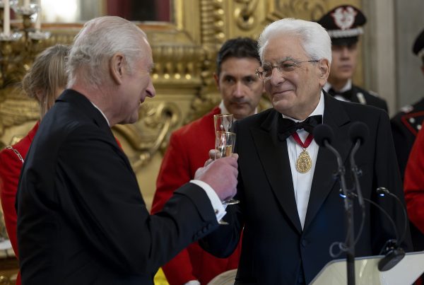 #WeekInPictures: from royal toasts to runway glamour